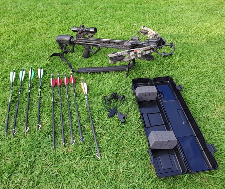 Bear X Saga 405 Crossbow , Bear X Saga 405 Crossbow in very good condition. 
210 lbs draw weight. 405fps speed. 

Includes a Vlife adjustable bipod, a four arrow quiver, sling, 4x32 scope, cooking string, mtm hard arrow case, six broadheads, nine carbon arrows of which four are headhunter custom carbon arrows, four are piledriver carbon express arrows, and one bear X arrow.

Looking at R5200 for everything.

Whatsapp me on 074 858 0365.
