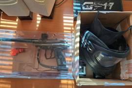 Spyder Victor Paintball Gun + Helmet, Barely used paintball gun. Comes with a mask and cannisters.