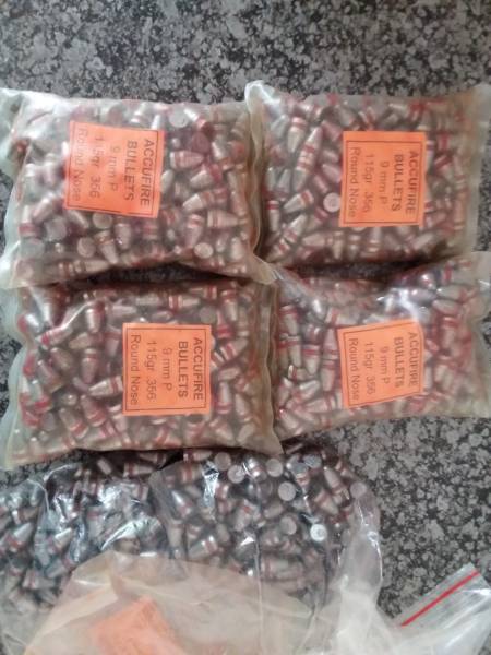 1,000 9MM 115Gr Bullets for sale, 1,000 lead 115Gr bullets for sale. The whole lot for R1100. 