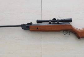 Springer air rifle, Powerful rifle in excellent condition. Hardly ever used.and well looked after. Includes scope.