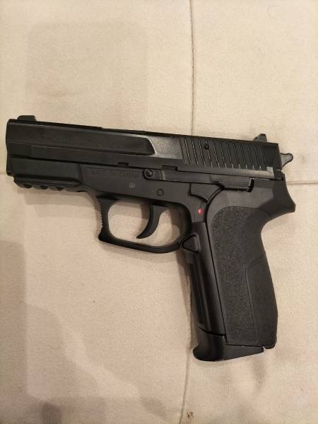 Sig Sauer SP2022, Gas gun in good condition. BB Cal 4.5mm. Comes with one magazine. No box unfortunately.